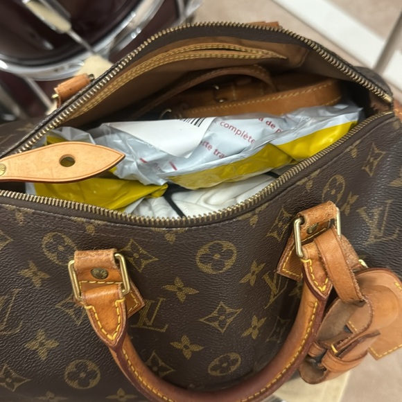 Authentic LV speedy 30 Bag or will trade if you have nice bag same value LV Bag - Picture 5 of 9